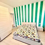Trilo Momo Con Aria Condizionata, Wifi, Posto Auto E Piscina * Marcelli