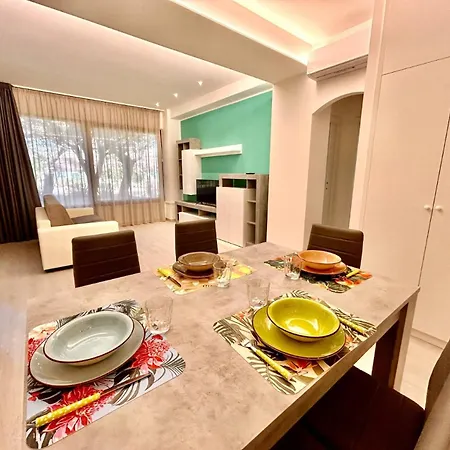 Apartment Trilo Momo Con Aria Condizionata, Posto Auto E Piscina