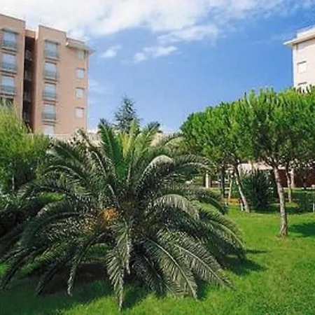 Apartment Trilo Momo Con Aria Condizionata, Posto Auto E Piscina Marcelli