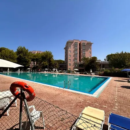Apartment Trilo Momo Con Aria Condizionata, Posto Auto E Piscina Marcelli